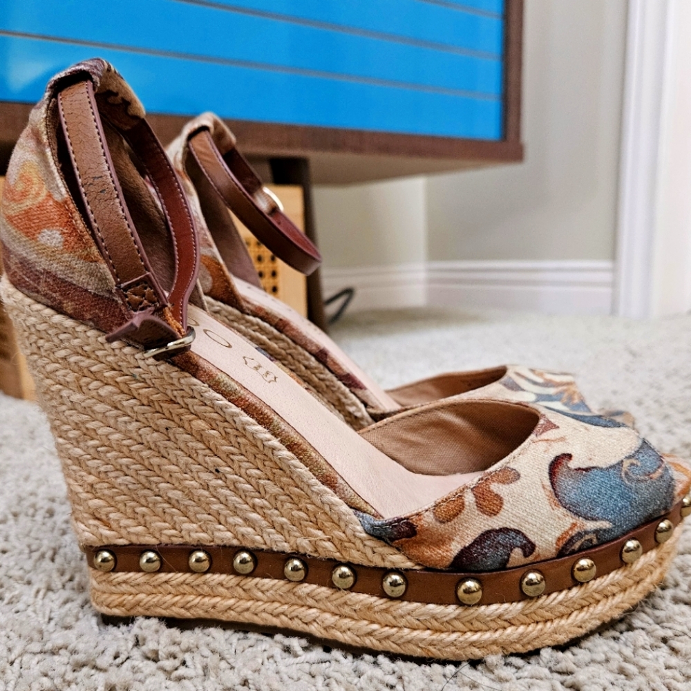 ALDO genuine leather strappy wedge